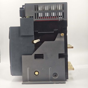 Disyuntor fijo Disyuntor 400V 65kA 3 polos Li LSI Protección de distribución de energía personalizada Circuito de alta eficiencia - Product Image 3