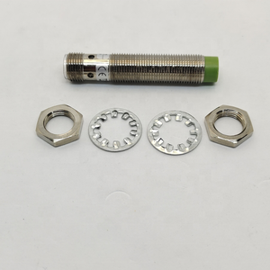Sensor de proximidad de inducción circular, distancia de detección sin NC tipo M8, 4mm, montaje sin empotrar, IP67
