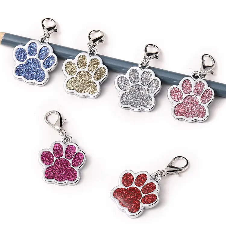Commercio all'ingrosso inciso Logo impronte Pet Id Tag forma zampa ciondolo in lega di zinco Glitter metallo personalizzabile medaglietta per cani