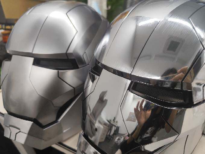 Full silver glossy finish