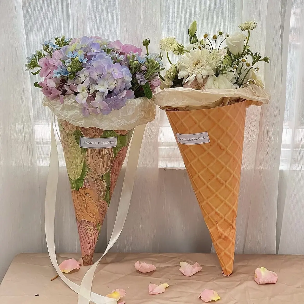 Papel Kraft, tarjeta plegable, soporte para conos de flores, papel de regalo, pegatina, ramo, artesanías hechas a mano, tarjetas para fiesta de boda