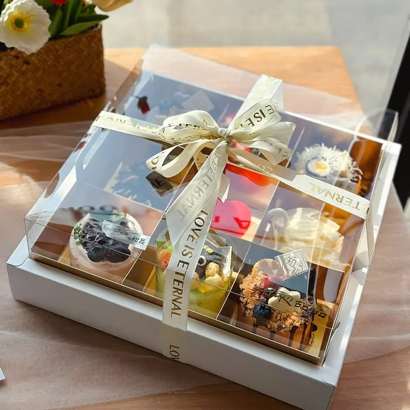 Boîte OEM de beignets à biscuits feuilletés pour la Saint-Valentin boîte de fond en carton à 9 grilles transparentes de haute qualité pour mini beignets