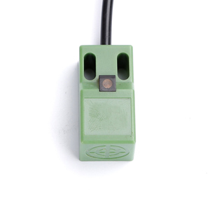 正方形誘導近接スイッチ金属誘導制限センサーSN04-N DC 3線NPNノーマルオープン24V - Product Image 2