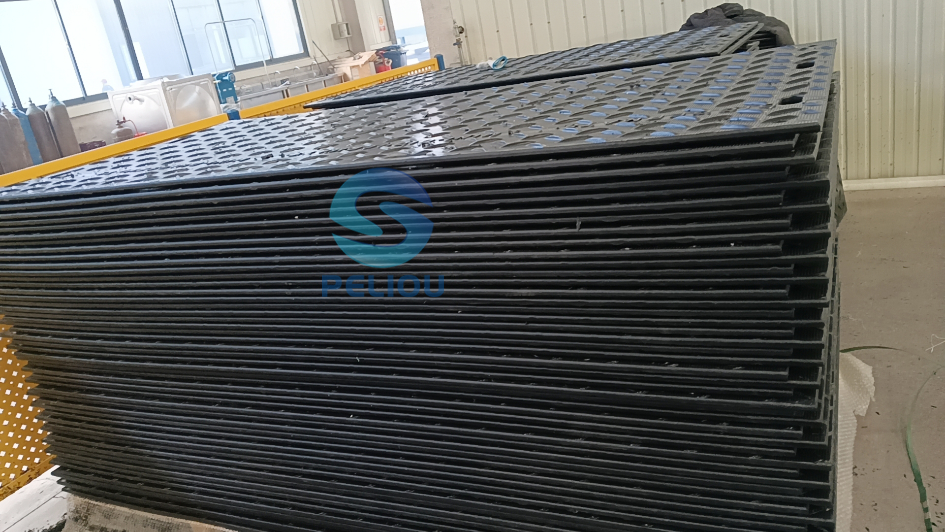 tapis de protection de sol noir