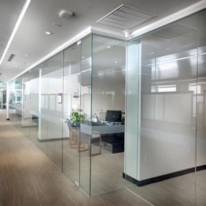 Full Height Frameless Glass <strong>Partition</strong> <strong>System</strong> for Offices Energy Efficient Anti-UV Secure Office <strong>Partitions</strong>