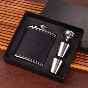 Johnie ווקר נירוסטה בקבוק עם כוס סט מותאם אישית 7 עוז pu עור נייד מיני בקבוק מתנה - Product Image 5