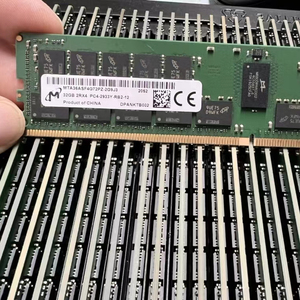 M393A4KDCB2 32GB DDR4 2933MHz ECC RDIMM modulo di memoria Server per sistemi e aggiornamenti - Product Image 1