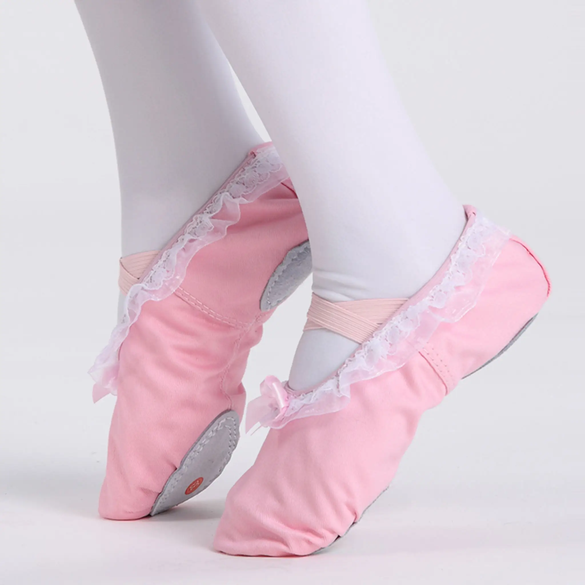 Chaussures de Ballet en toile plates et souples, pantoufles souples d'entraînement de danse de Ballet en cuir véritable pour filles OEM disponibles. Sur mesure