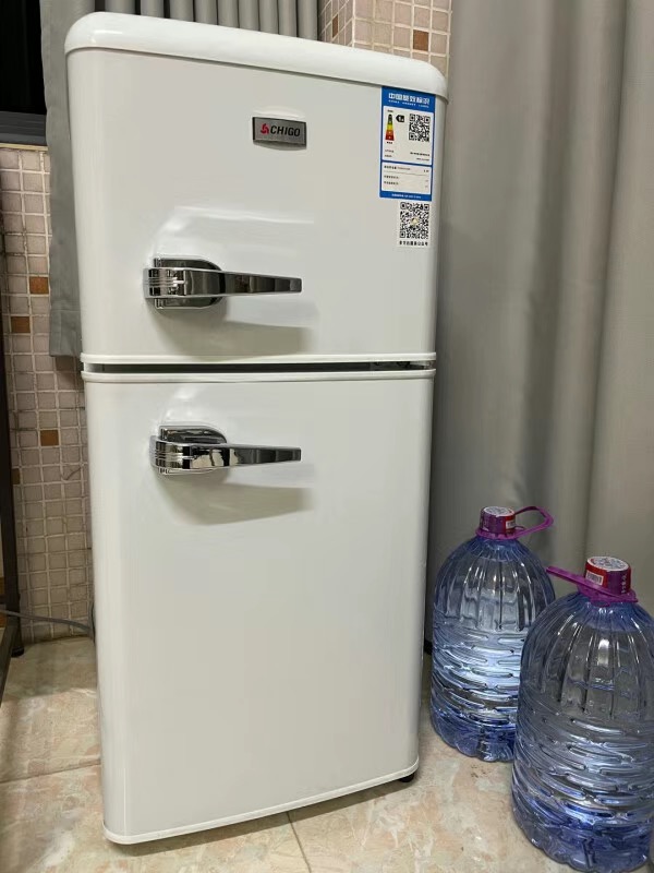 138 litres, blanc.
