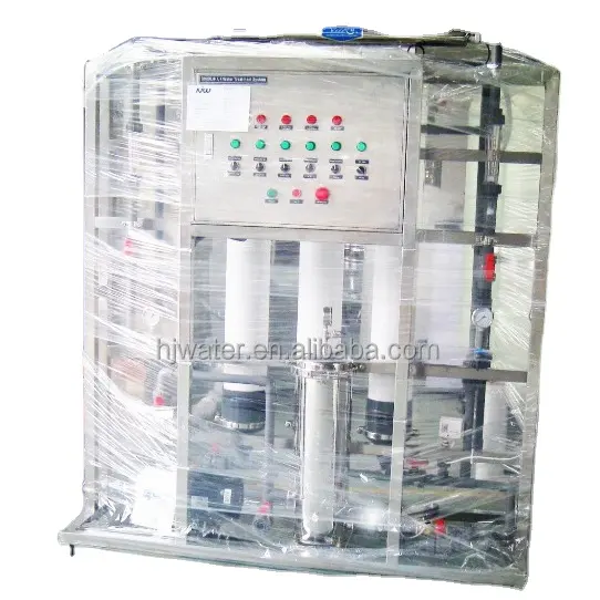 Vending machine with UF system water filter of drinking water/mineral water