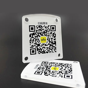 Personalización privada Corte láser Cuadrado Acrílico transparente Código QR para tiendas Señal de código QR montada en la pared