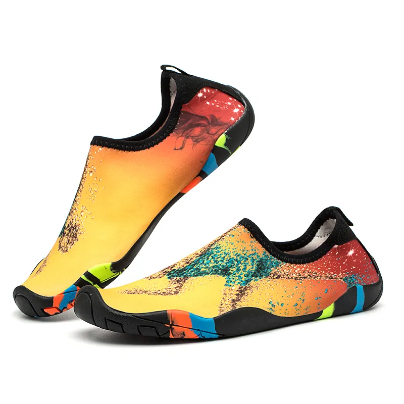 New Product Aqua Water Shoes Beach Neoprene Surfing Aqua Shoes for Men and Women Fashion Baby Summer Trend Light Winter Spring