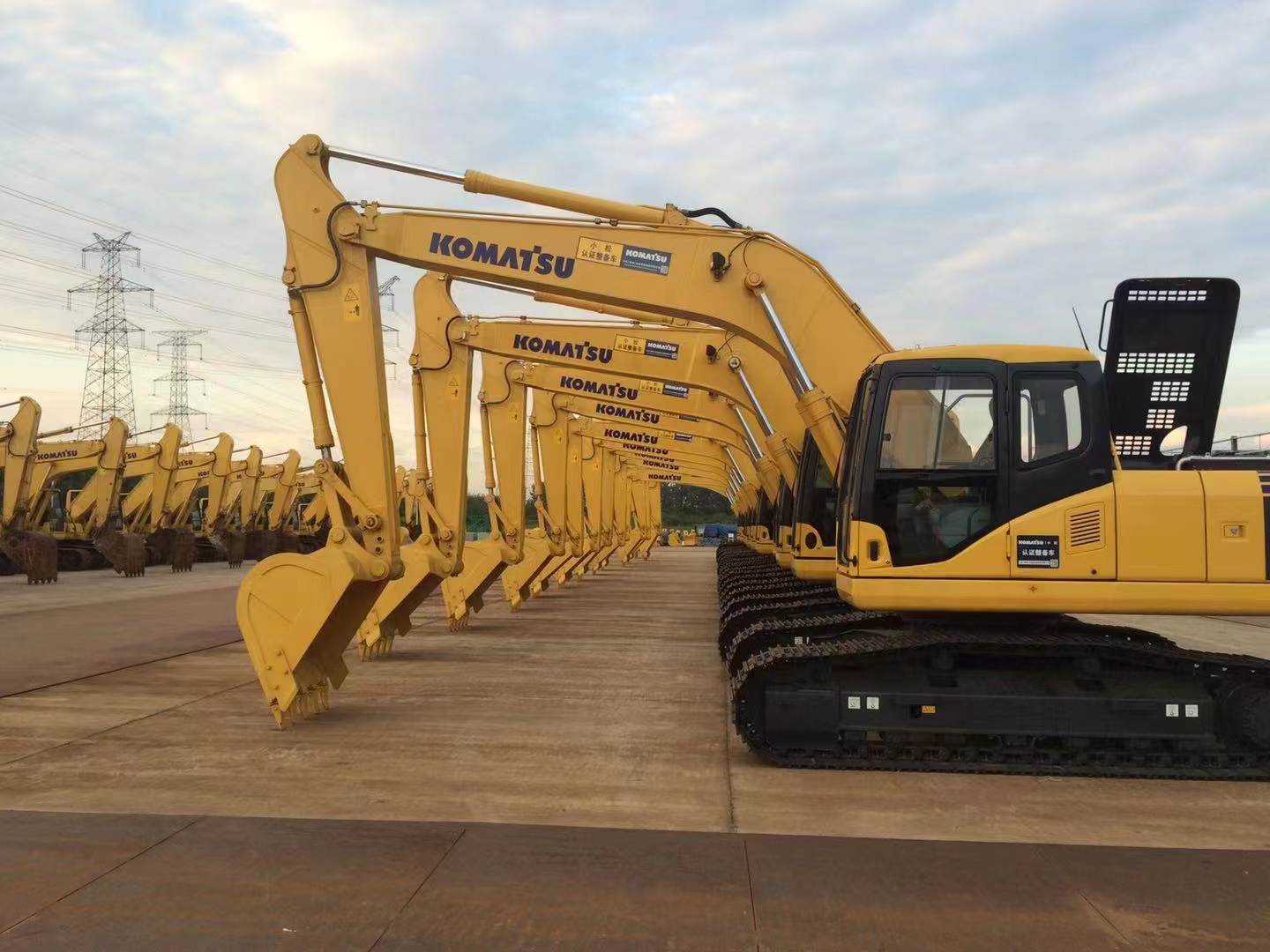 Used Hitachi ZX200 Excavator - Powerful Digging Machine