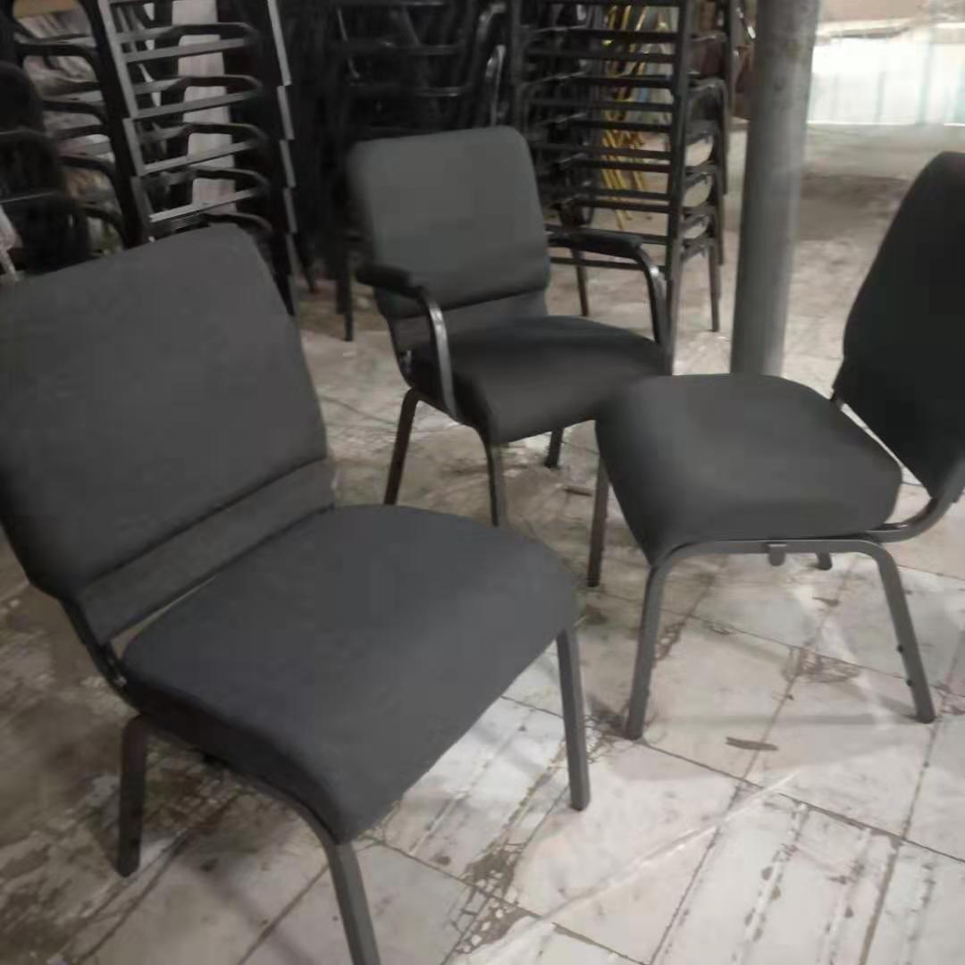 Gris oscuro