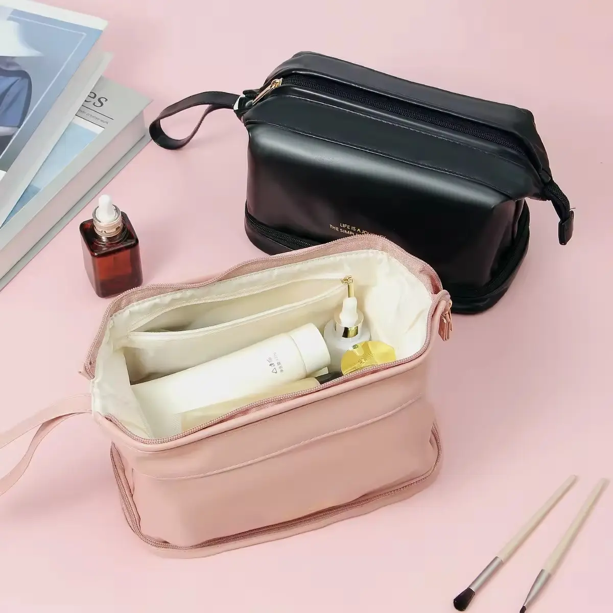 Ucuz fiyat stok tarzı büyük kapasiteli seyahat kozmetik çantası depolama PU deri su geçirmez makyaj kozmetik çantası