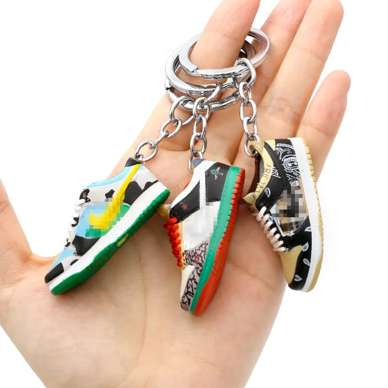 Porte-clés 3D pour mini baskets SB OW Sac co-marqué Vente en gros de pendentifs Mousqueton pour chaussures Porte-clés PVC pour baskets Dunk