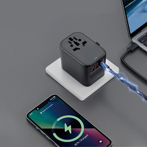 Adattatore da viaggio universale 65w per noi Uk Aus Eu International Plug Ac 100-250v adattatore di alimentazione in tutto il mondo caricabatterie
