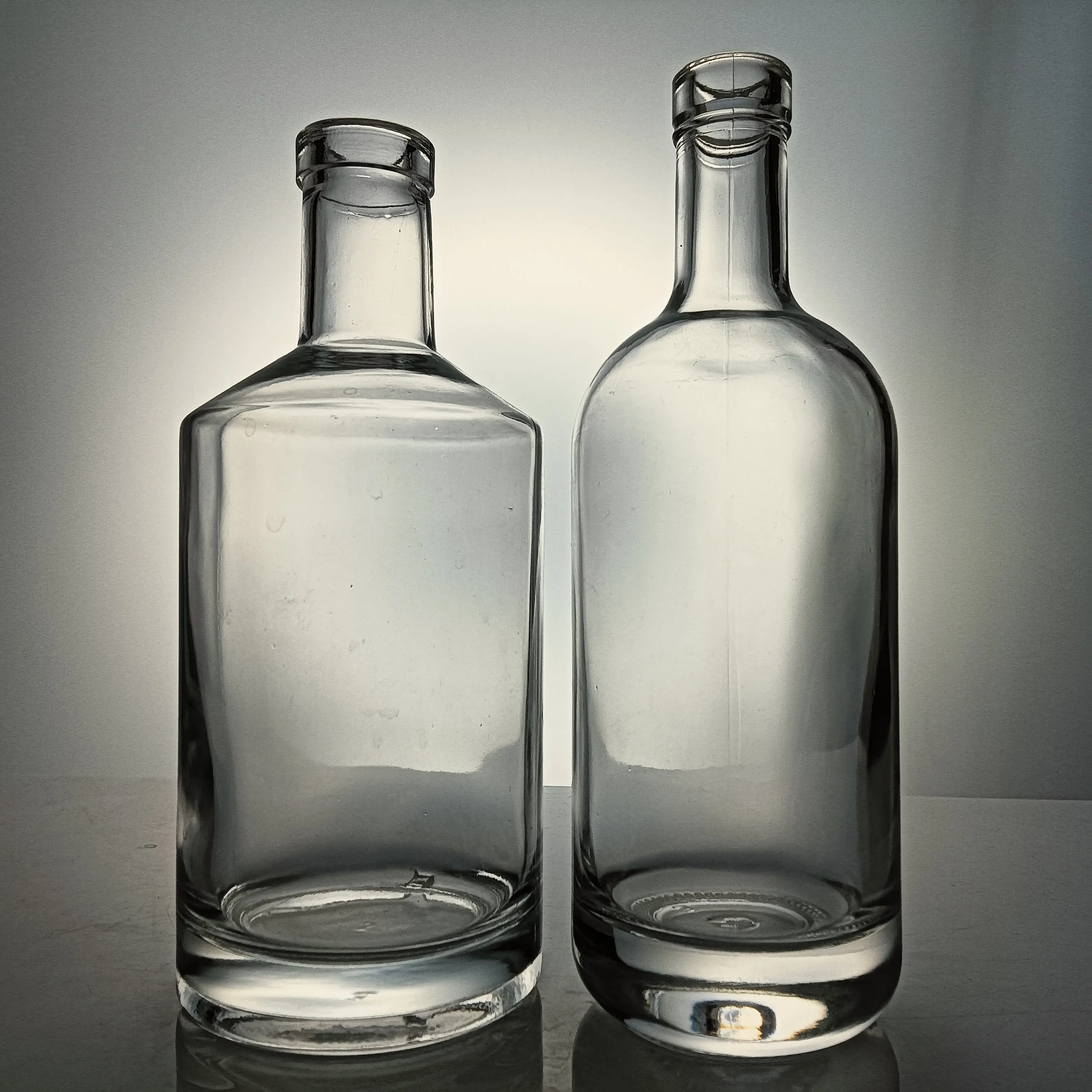 manufacture wholesale custom design Big discount Accept customization High white Glass Bottle Wine bottle Vodka Beverage Liquor