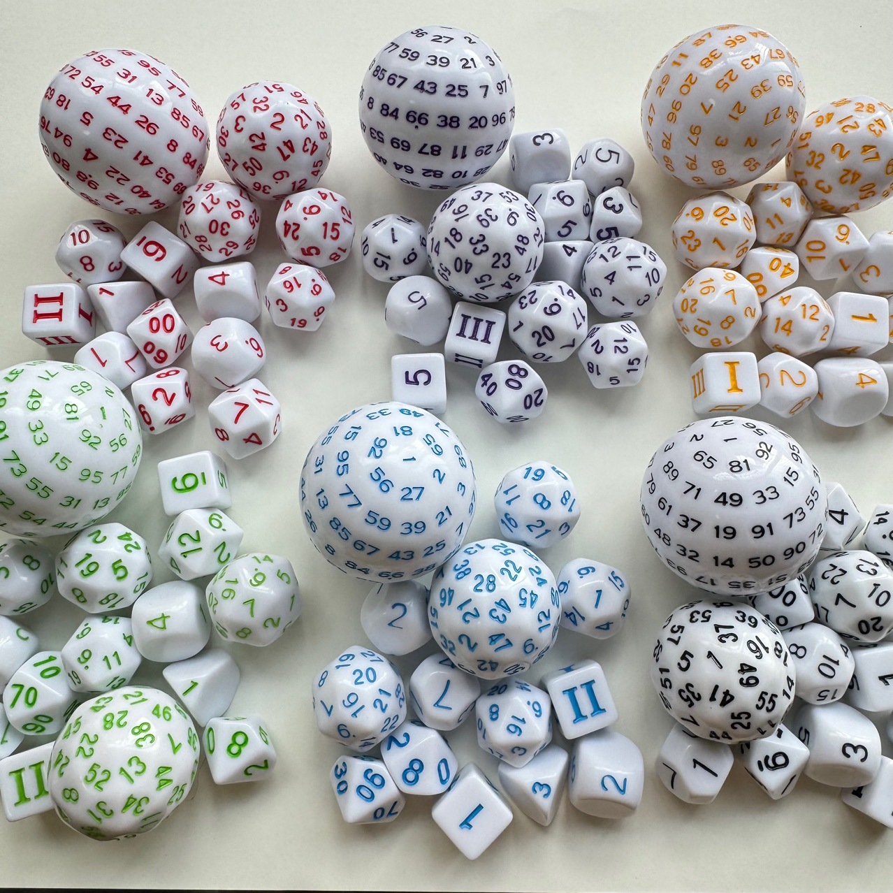 15 pieces in a set with random colors