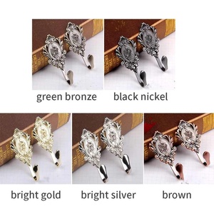 2pcs Camera Da Letto Finestra Della Lega Dell'annata Rosa Modello Raccordi Coat Hanger Home Decor Door Tenda Holdback Tieback Ganci Cappello
