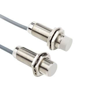 12V o 24V DC 3 hilos M18 serie PNP Interruptor de Sensor de proximidad inductivo - Product Image 1
