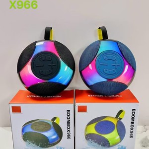 X966 portátil a prueba de agua para altavoces Bluetooth con iluminación LED RGB colorida Función de radio FM y fuente de alimentación de batería - Product Image 4