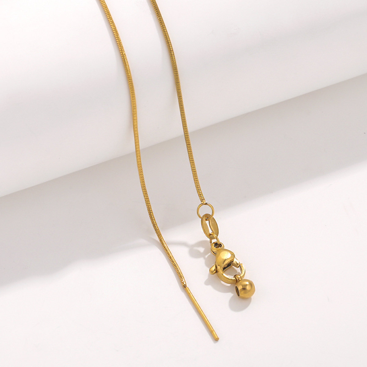 Cadena de serpiente redonda de oro
