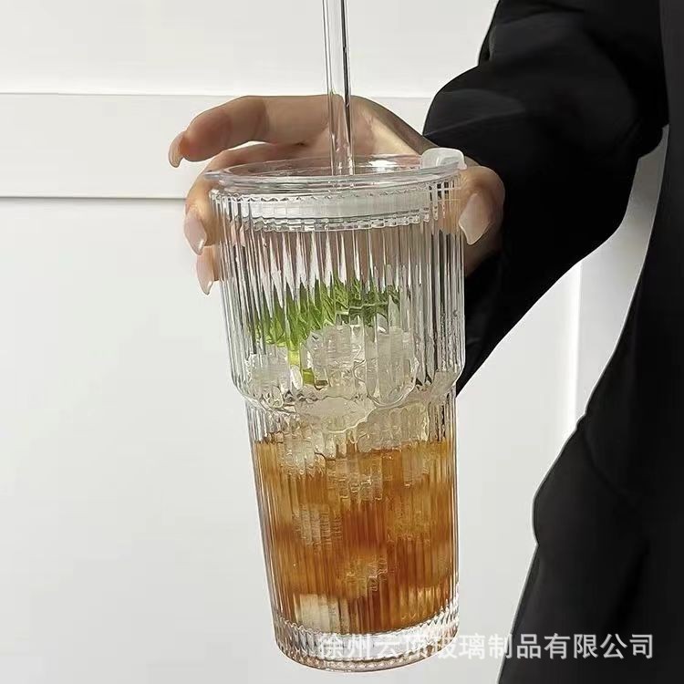 Paille légère pour couvercle de tasse