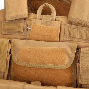 Equipaggiamento tattico Multi-funzionale per l'allenamento del giubbotto montato a bordo della borsa tipo difesa personale - Product Image 2