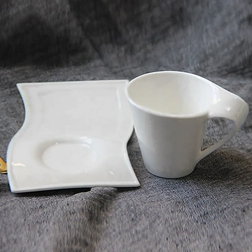 Toptan fiyat benzersiz şekli modern özel baskılı espresso 90ml mini çay fincanı ve altlık