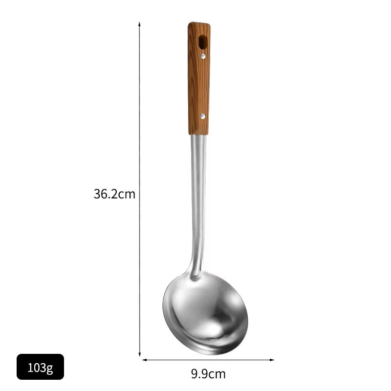 Cuchara de sopa plateada