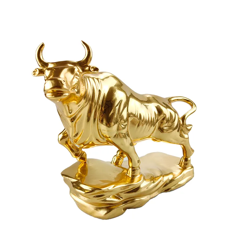 Prezzo di fabbrica all'ingrosso di rame prodotti casa fengshui metallo toro decorazione oro bestiame in ottone ornamenti in metallo bue design artigianato