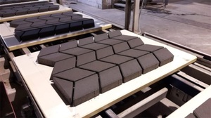 Macchina per la produzione di mattoni ad incastro/macchina per la produzione di blocchi in calcestruzzo in ghana QT10-15 - Product Image 3