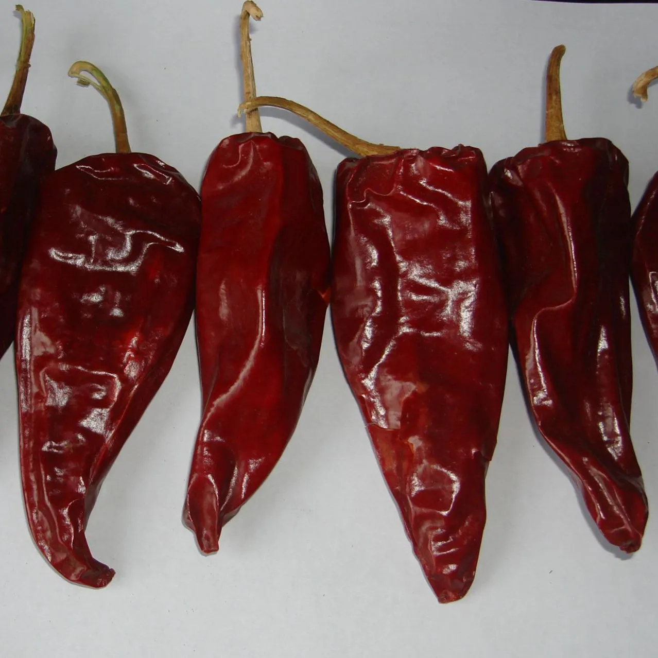 Top quality dry dark red Yidu red sweet chilli paprika for pigment extraction