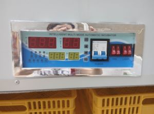 自動卵回転と湿度制御を備えた高孵化率卵インキュベーター1584 - Product Image 5