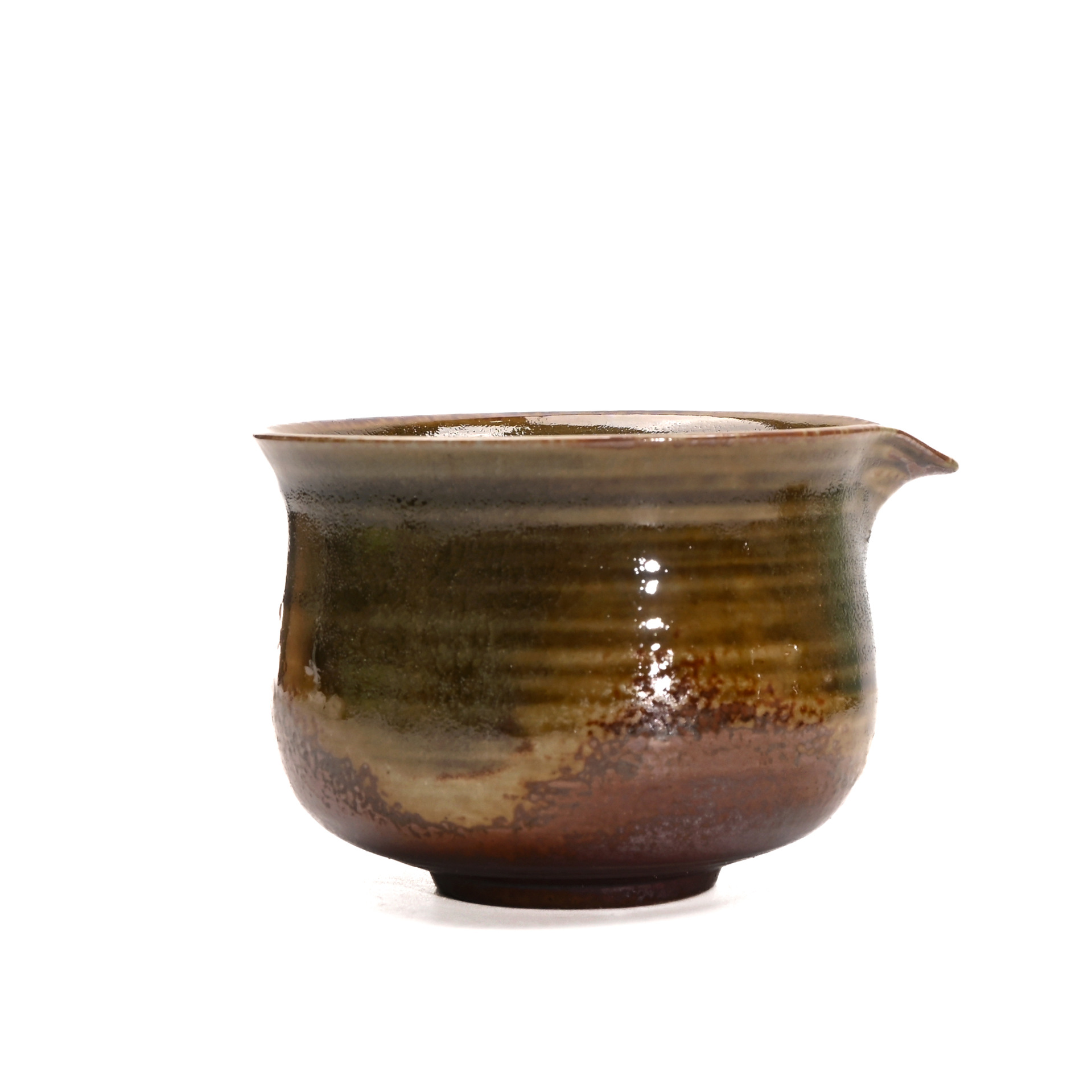 Tazón de matcha quemado con leña.