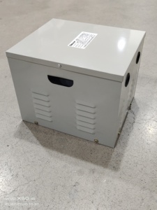 Transformador de iluminación portátil compacto 380V Salida 220V Entrada 50/60Hz Potencia Tres frecuencias eficientes confiables - Product Image 5
