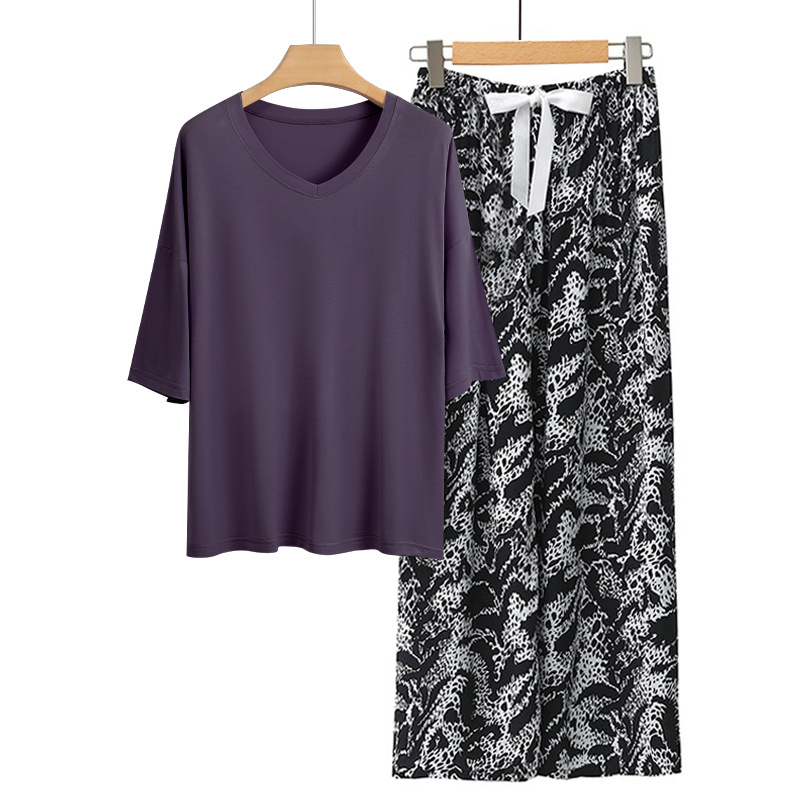 Dark purple black pattern