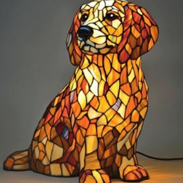 Golden retriever à tête latérale