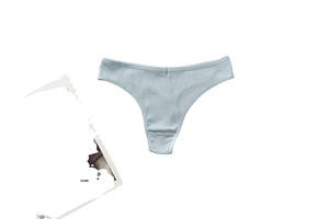 Tanga roscada para mujer Ropa interior triangular divertida simple y sexy Color sólido de moda - Product Image 5
