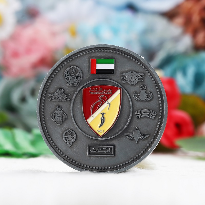 Pièces de défi personnalisées noires pistolet