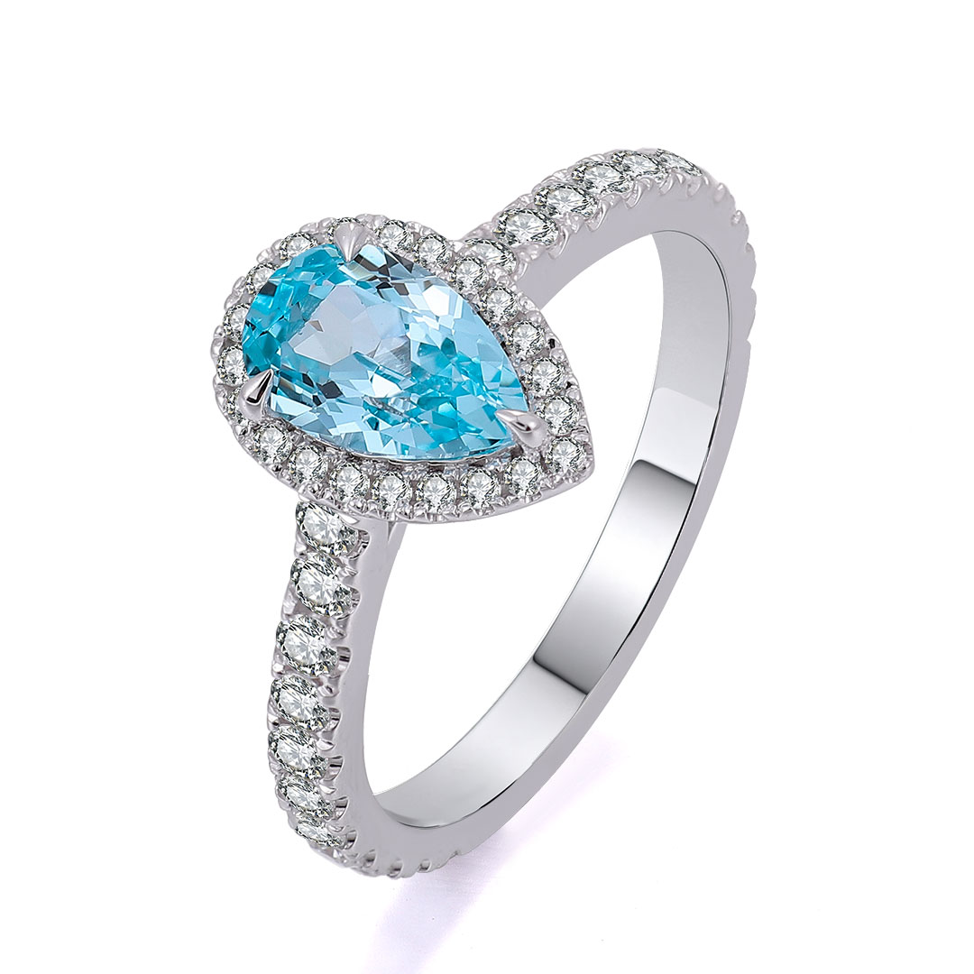 Anillo de oro blanco de 10 quilates con diamante de laboratorio.