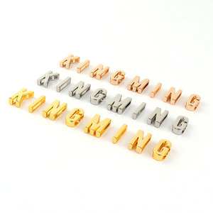 PH Panda Hall 14 Karat Gold Alphabet Buchstaben Perlen 26 A-Z Buchstaben Charms Langlebige Großbuchstaben Perlen Messing Initial Charms - Product Image 1