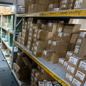 Nuevo módulo de salida Digital PLC Original, controlador programable PLC en Stock