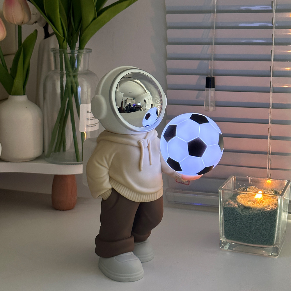 Pantalones color marrón albaricoque, estilo futbolero hipster.