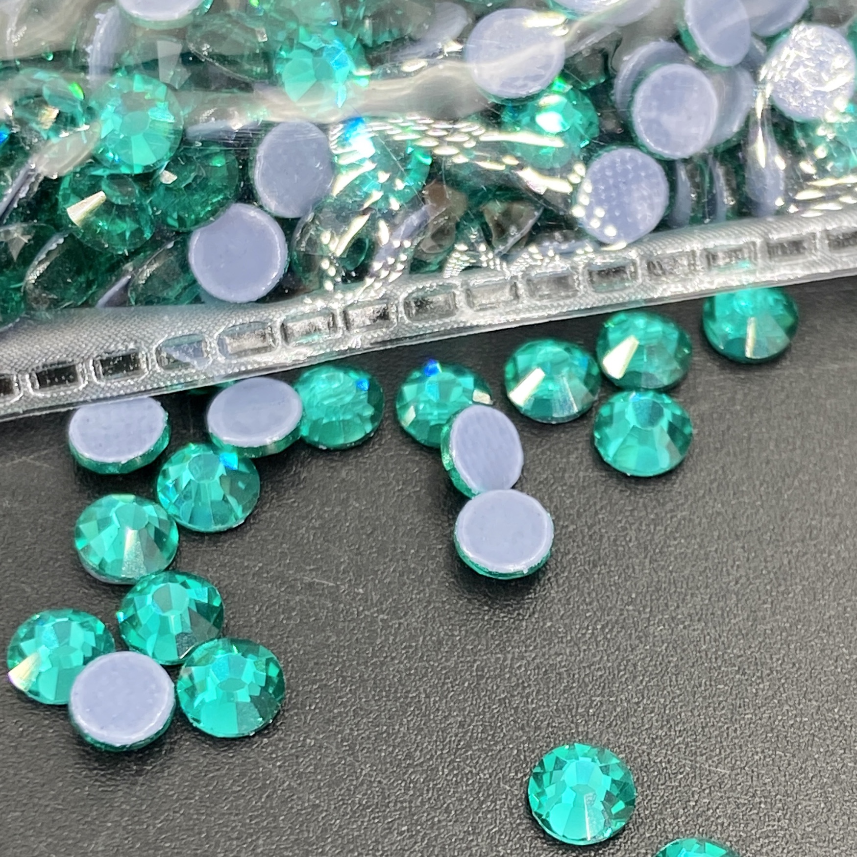 015 Zircon verde