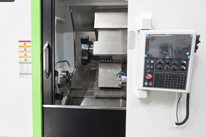 Controlador de Fanuc de máquina de torno de torneado CNC de cama inclinada iCT625YS para procesamiento de metales
