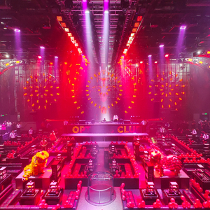 Televisão dj cabine evento fundo painel outdoor pantalla vídeo publicidade gabinete está tv palco treliça tela <span class=keywords><strong>led</strong></span> <span class=keywords><strong>display</strong></span>