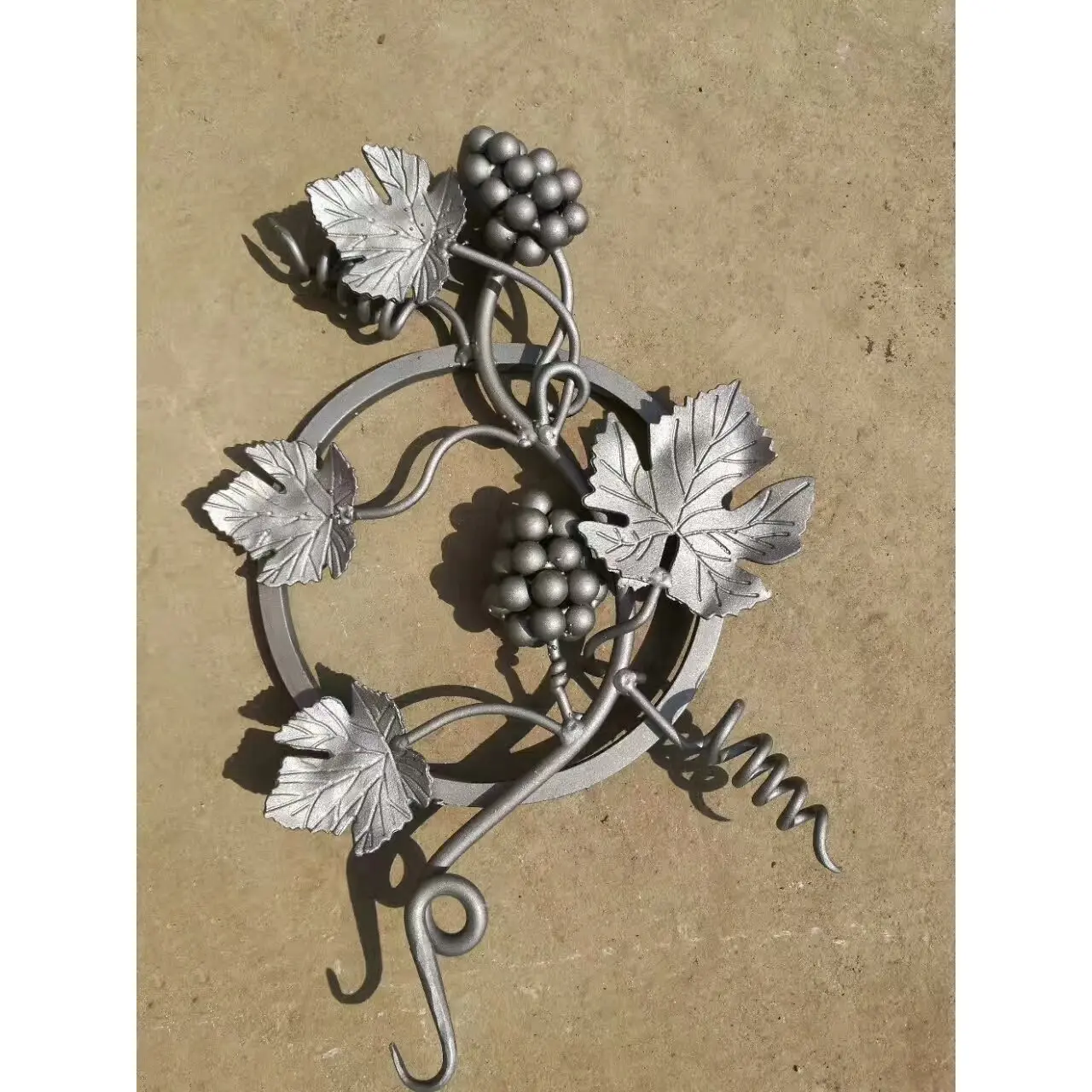 Adorno de Arte de hierro forjado, pieza de decoración de valla, uva soldable forjada con accesorios de hojas, accesorio de balaustre de acero fundido