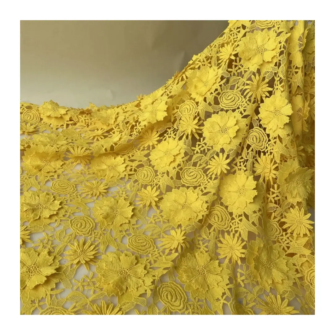 Afinidad personalizado precio al por mayor blanco Chantilly encaje poliéster bordado 3D flor química guipur tela de encaje para vestidos